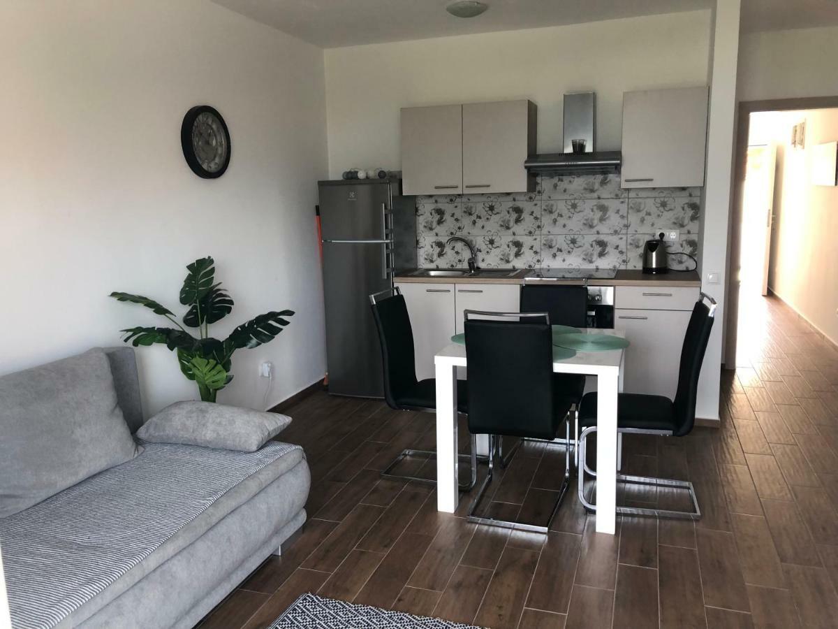 Apartment Sunrise Vinjerac Ngoại thất bức ảnh